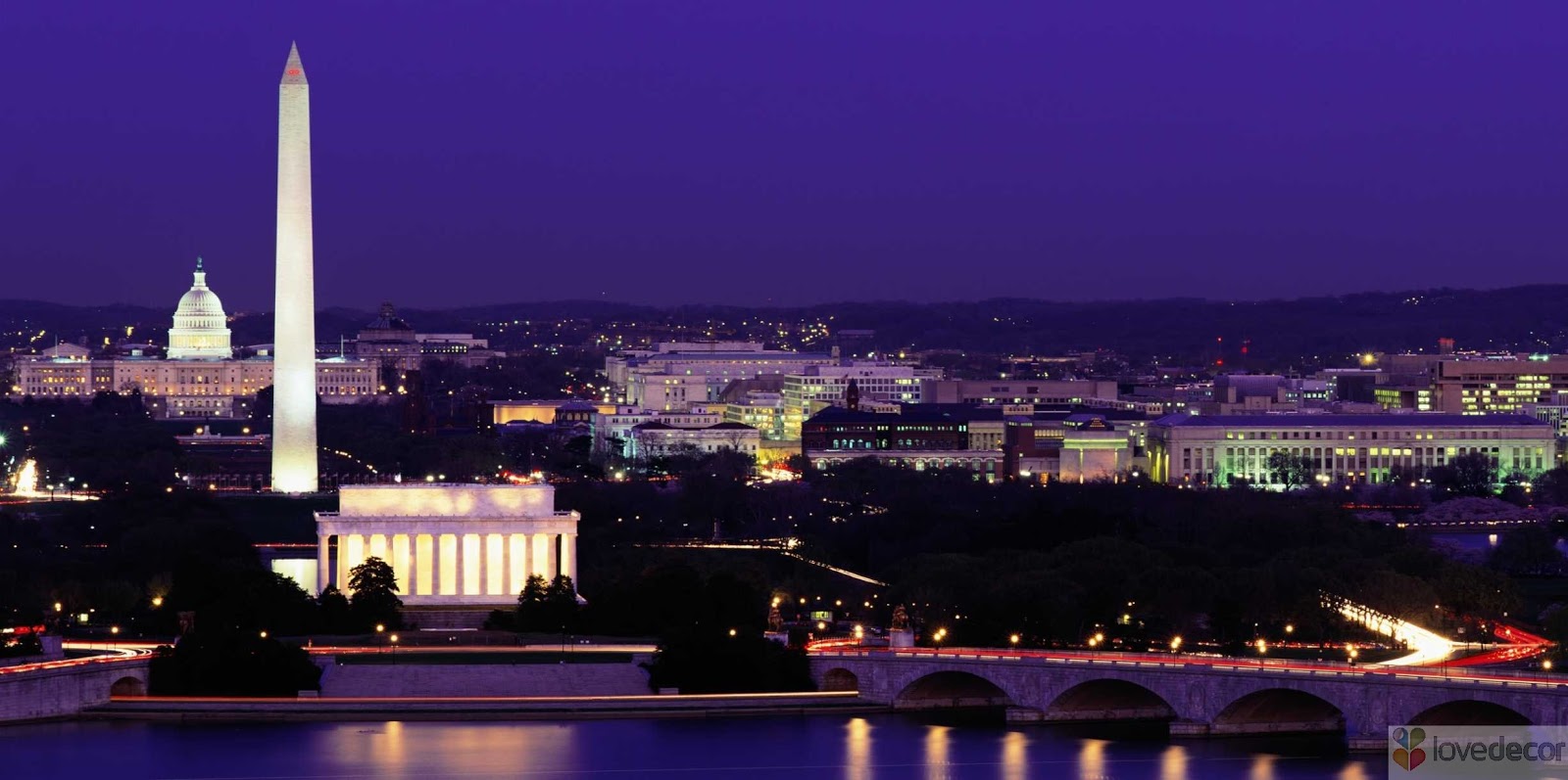 Washington D.C. skyline at night